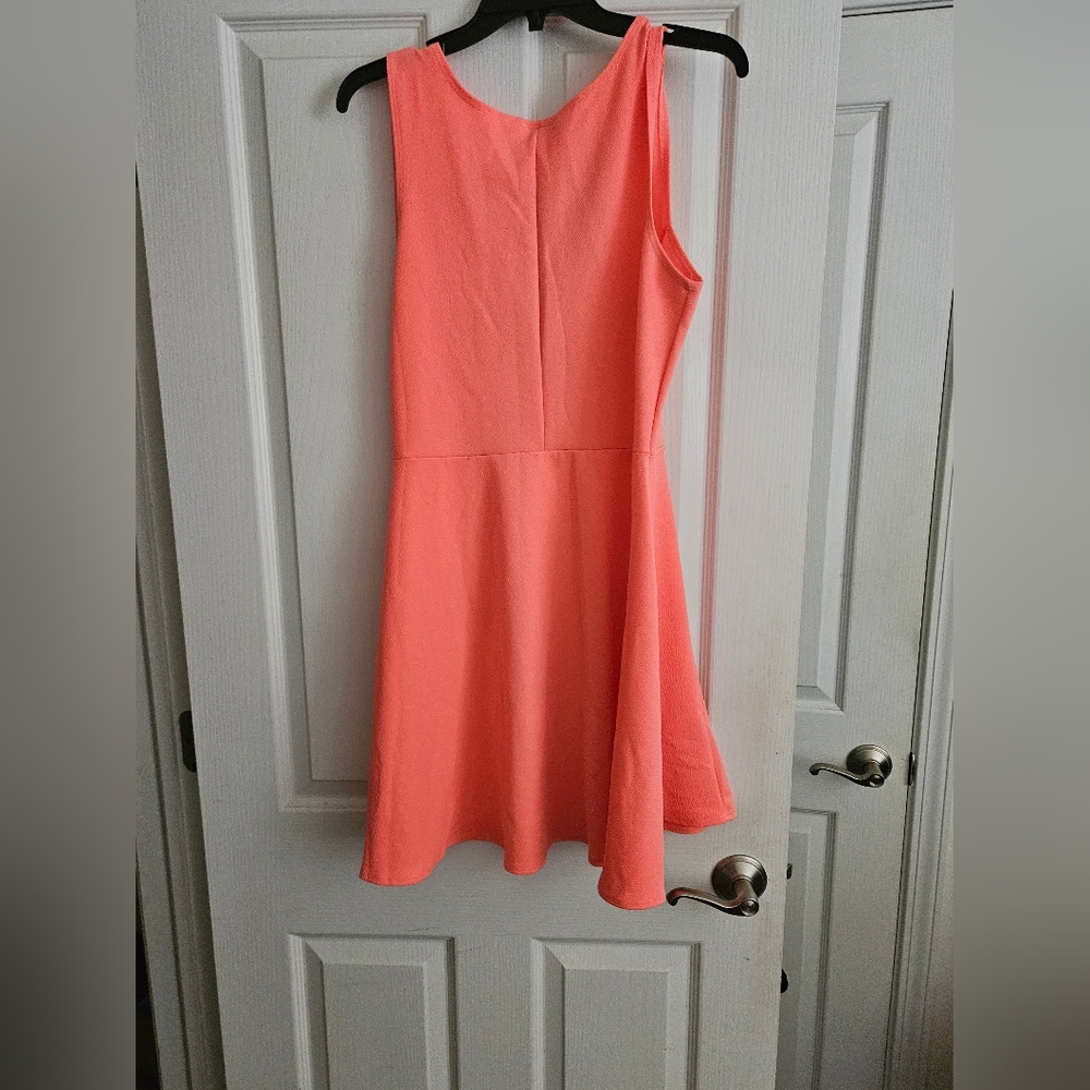 Dress - Picture 4 of 4